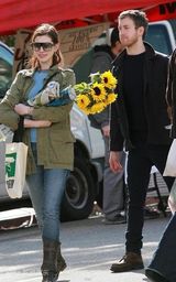 组图：好莱坞女星安妮-海瑟薇幸福完婚