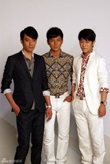 幻灯图：李光洁登大刊封面 现场花絮曝光