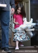 幻灯图集：苏瑞和妈妈逛街 人小鬼大表情可爱