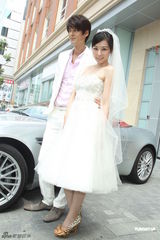 组图：陈怡蓉婚纱妩媚亮相 携手郭品超浪漫走秀