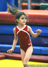 组图：小苏瑞猛练体操 奥运“种子”初长成