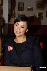 组图：邓萃雯乐做单身代言人 甘愿为另一半下厨