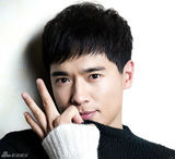 组图：高云翔卖萌有绝招 假期九连拍秘笈公开