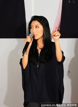 组图：曲婉婷正式签约环球音乐 彭浩翔力挺