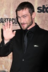 组图：《斯巴达克斯》男主角去世 性感斗士永留荧屏