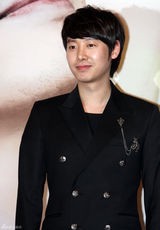 组图：韩片《浪漫天堂》试映 金东旭金智媛等宣传