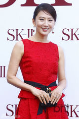 组图：汤唯林秀晶李妍熙出席活动同穿红裙斗艳