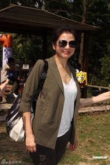 组图：钟楚红找男友要支持环保 送空气和水足够