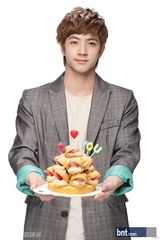 组图：MBLAQ独家时尚写真 帅气身姿风度翩翩