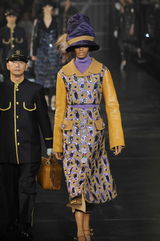 组图：范冰冰巩俐吴奇隆等出席上海时装秀