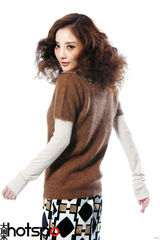 组图：李小璐贾乃亮情人节拍封面秀幸福