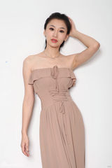 组图：朱子岩典雅清新写真 显迷人气质