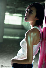 组图：张乐杂志大片新鲜出炉 演绎劳动女郎最光荣