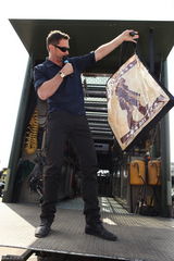 高清组图：休-杰克曼携《铁甲钢拳》现身圣地亚哥