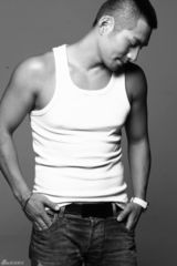 组图：严宽美男型男大跃进 写真尽显熟男硬朗本色