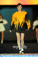 组图：少女时代BigBang等参加2012K-POP服装博览会