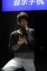 幻灯组图：快男300强突围赛首场 9位选手晋级60强