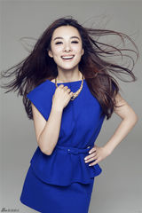 组图：刘璇婚期将近 摩登大片曝光展现蓝色魅惑