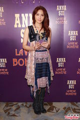 组图：官恩娜换男友转香水 陈嘉桓新片演援交女