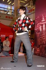 高清图：TVB《飞女正传》将播 蔡少芬肥婆造型亮相