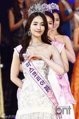 组图：2013韩国小姐决选上演泳装秀 SHINee助兴