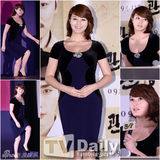 组图：李钟硕穿蜘蛛人格纹装亮相《观相》试映