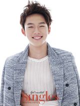 高清组图：《鲨鱼》延俊锡写真花美男魅力足