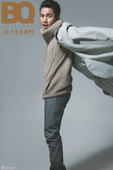 组图：陈坤跨界设计T恤登杂志封面质感十足