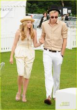 高清组图：《海扁王》小萝莉清爽造型和两兄弟亮相