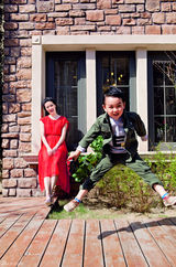 组图：王艳携子登封面分享亲子秘诀