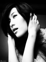 高清图集：叶璇最新黑白写真曝光 演绎复古情怀       