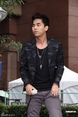 组图：柯有伦助阵《阵头》答谢会望票房破三亿