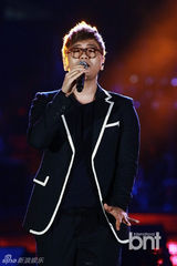 组图：韩团2PM与missA等出席音乐盛典尽情狂欢