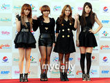 组图：东方神起少女时代等齐聚韩流演唱会