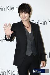 组图：EXO朴施厚等众星出席某服饰品牌展示会