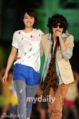 组图：少女时代BigBang等参加2012K-POP服装博览会