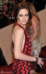 组图：美国时装学院庆典举行 众明星红毯竞艳