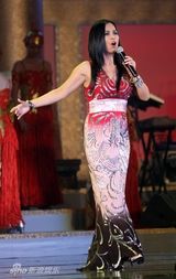 幻灯图集：老中青三代歌手齐聚六十年金曲盛典