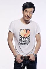 组图：时尚型男海一天拍写真 新剧出演大反派