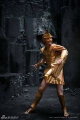 组图：《惊天战神》众神造型曝光前卫大胆