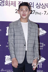 组图：申敏儿刘亚仁等助阵短篇影展开幕式