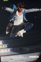 组图：罗志祥“舞法舞天”落幕 吴君如踩高跟鞋助阵