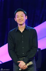 组图：梁博阔别两年带原创回归 沉默寡言惹人急