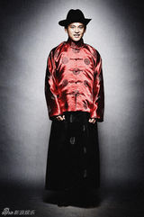 组图：《光荣大地》再播 经济适用男崔林受欢迎