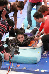 高清组图：众星为无线游戏节目《奖门人》进行录像