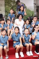 组图：张芸京新造型女人味 传与小煜暧昧粉丝心碎