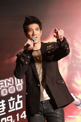 组图：王力宏暌违6年香港开唱避谈舒淇