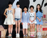 组图：高贤贞宣传《女王的教室》怪异服装抢眼