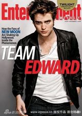 幻灯图集：“暮光”三主演登封面 克莉丝汀甜美
