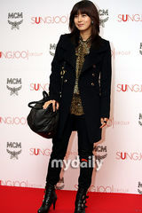 组图：2NE1李瑶媛等出席时尚品牌发布会